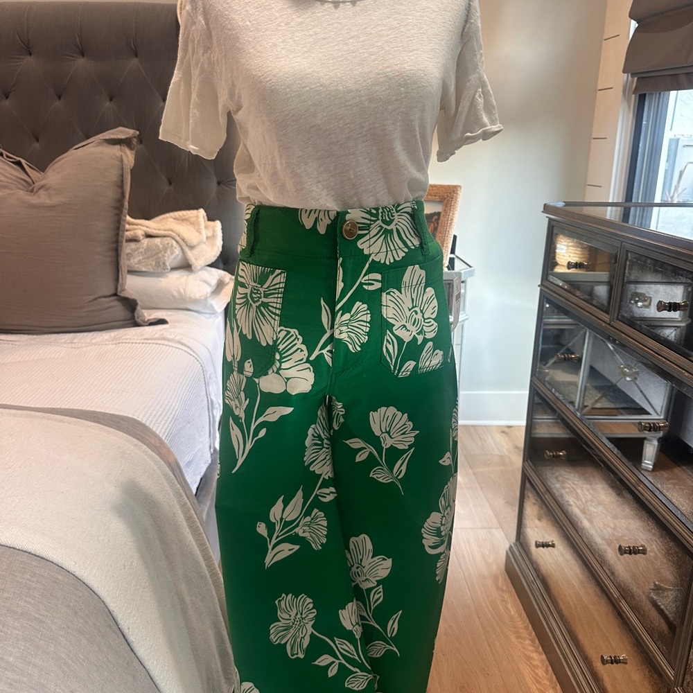 Maeve Emerald and White Floral Design Cropped Pant